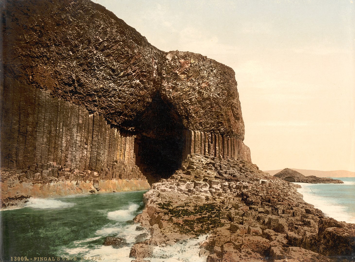 1461px Scotland Staffa Fingals Cave 1900