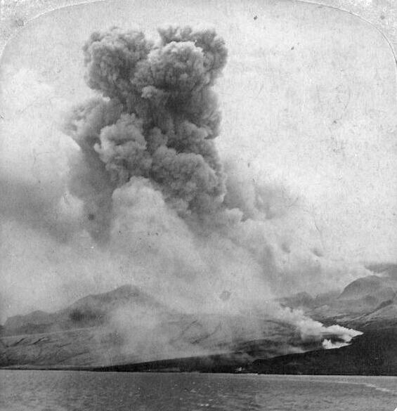 Pyroclastic cloud over the remains of St.Pierre photographed on June 6, 1902. pelee mount