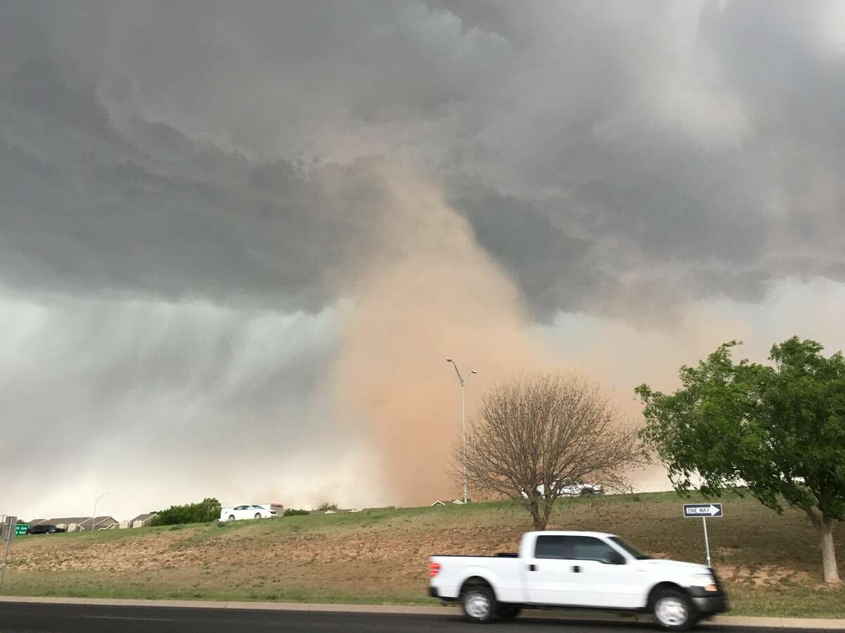 This gustnado was viewed from the parking lot of Fazoli's on Loop.