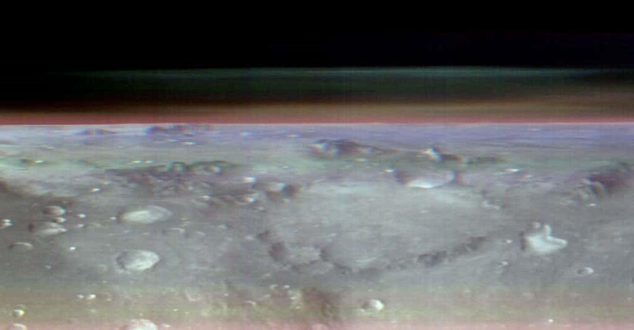 The Mars Odyssey probe sent back to Earth an incredible image of the Martian horizon. Nasa, JPL-Caltech, ASU