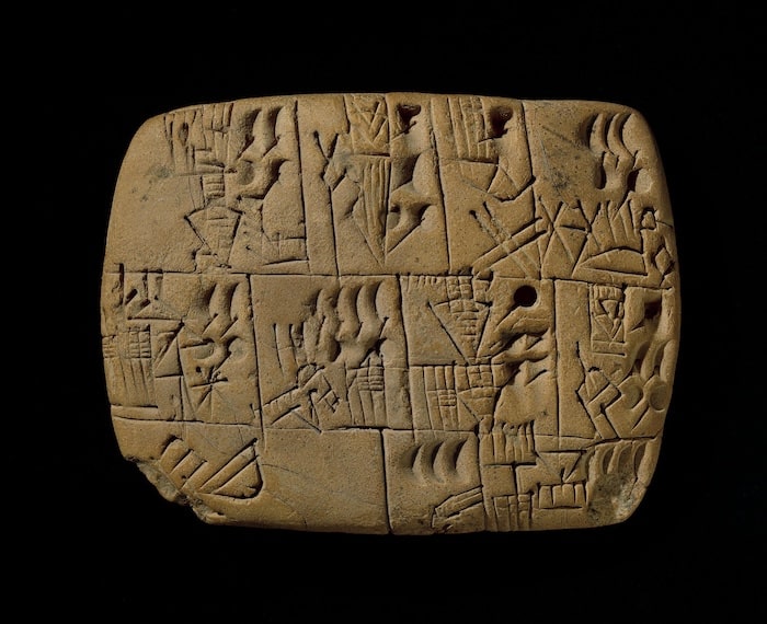 3300 av. J.-C. – L'écriture cunéiforme clay tablet