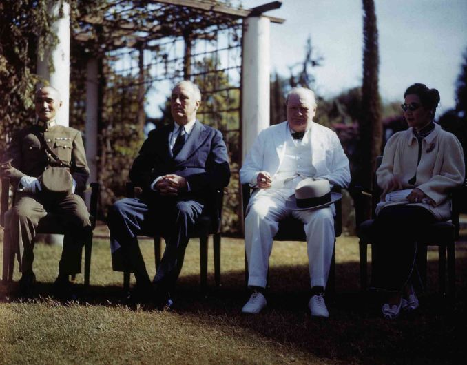 Roosevelt et Winston Churchill avec Tchang Kaï-chek