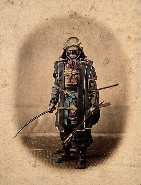 Un samouraï dans son armure dans les années 1860